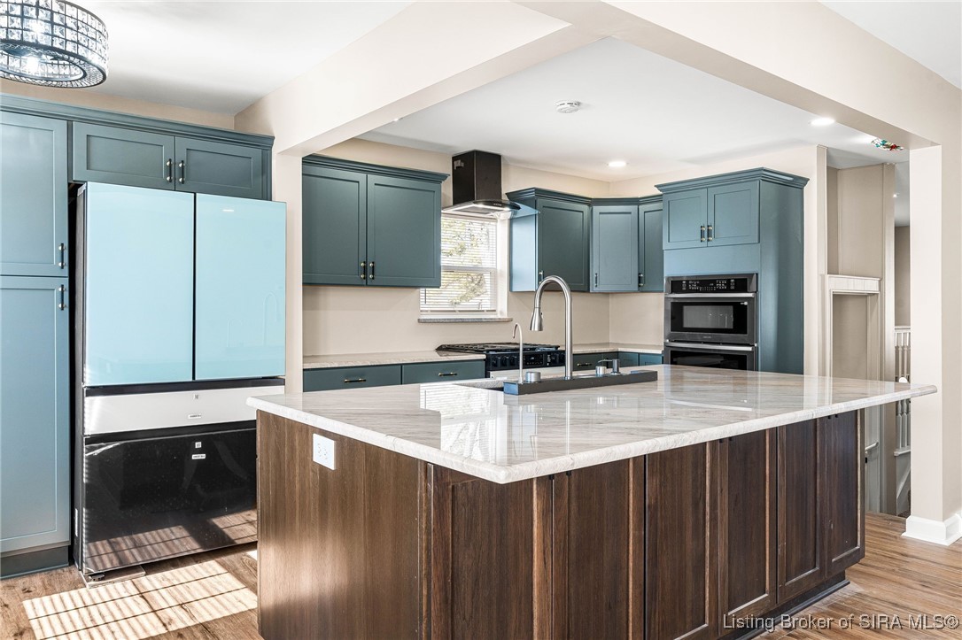 221 Harrison Avenue W