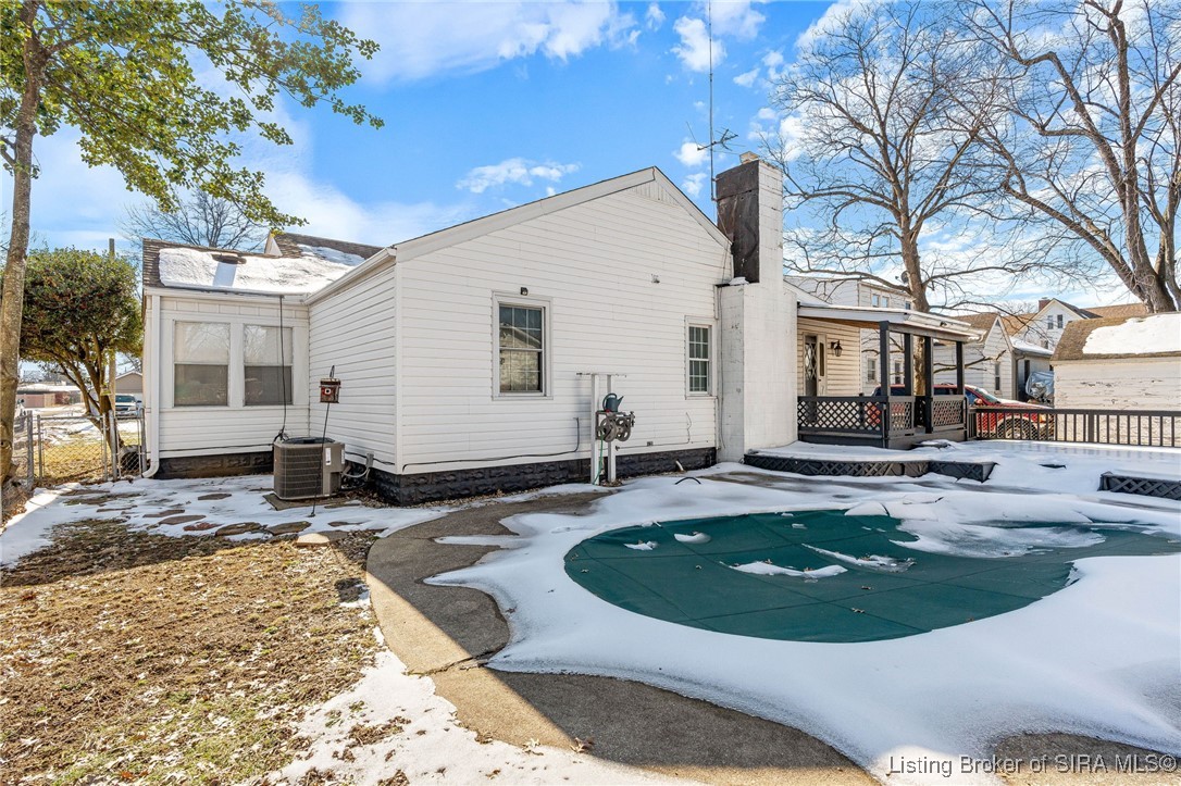 221 Harrison Avenue W