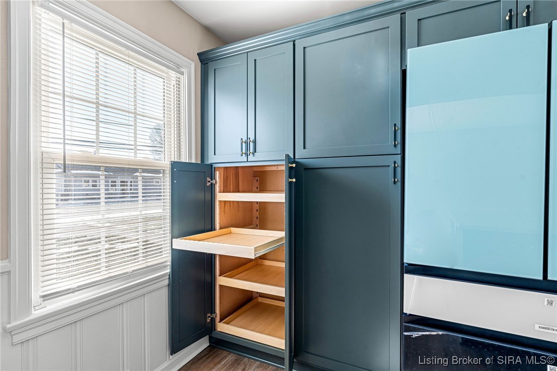 221 Harrison Avenue W