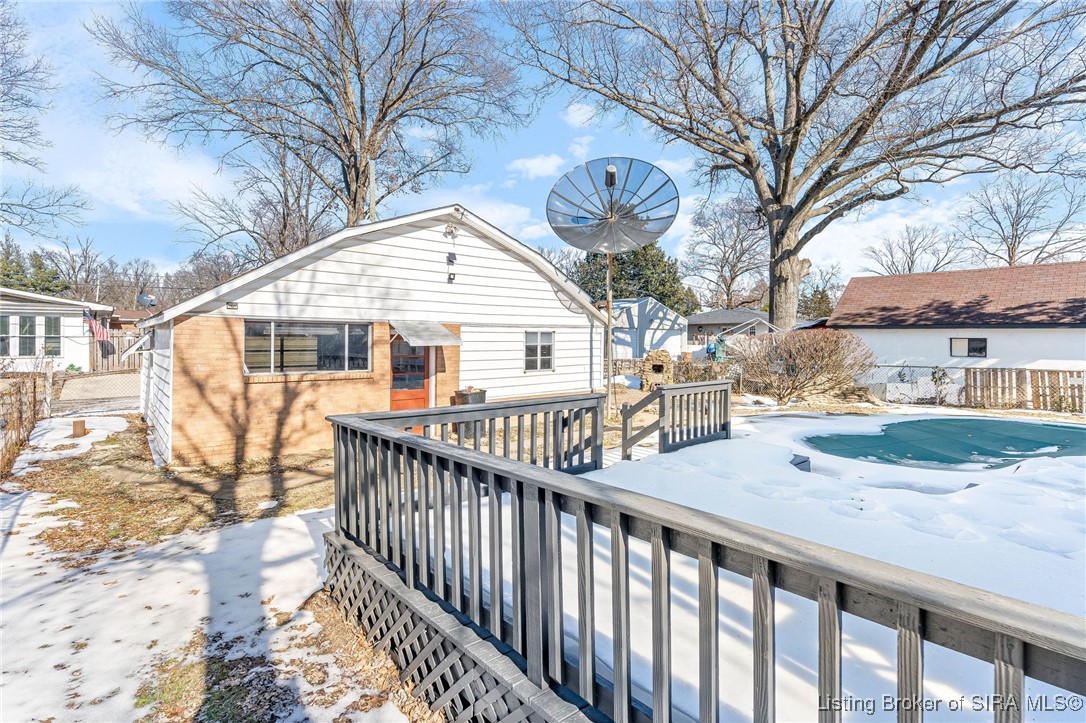 221 Harrison Avenue W