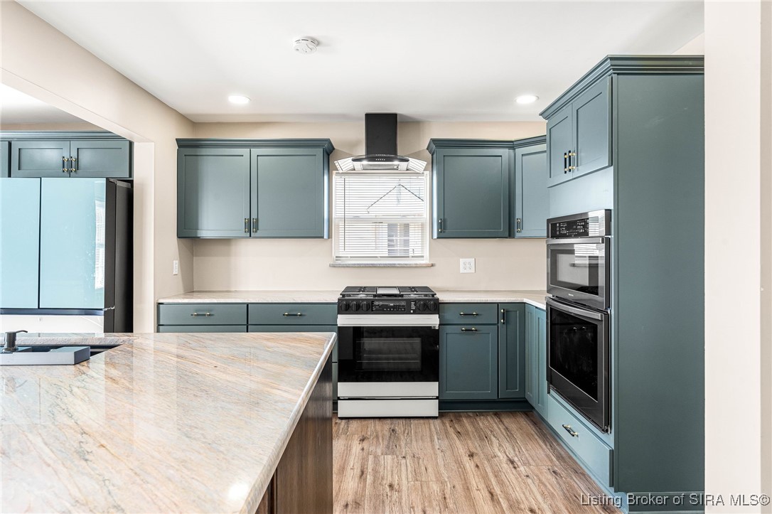 221 Harrison Avenue W