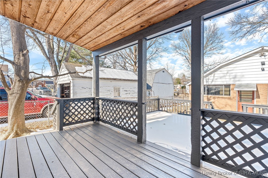 221 Harrison Avenue W