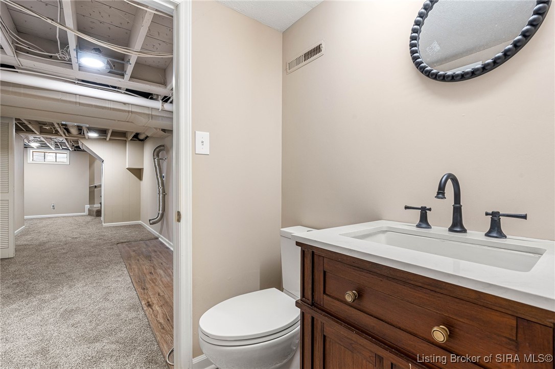 221 Harrison Avenue W