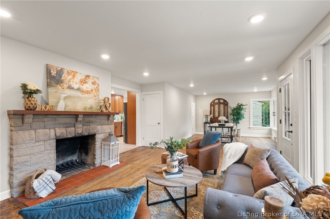 3884 Paoli Pike