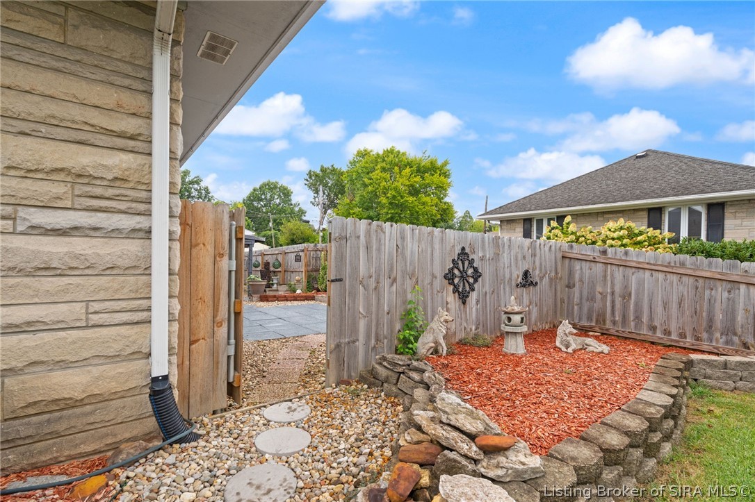 2579 Charlestown Road