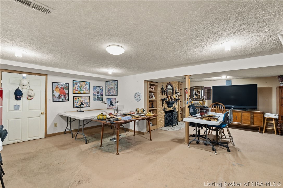 2579 Charlestown Road