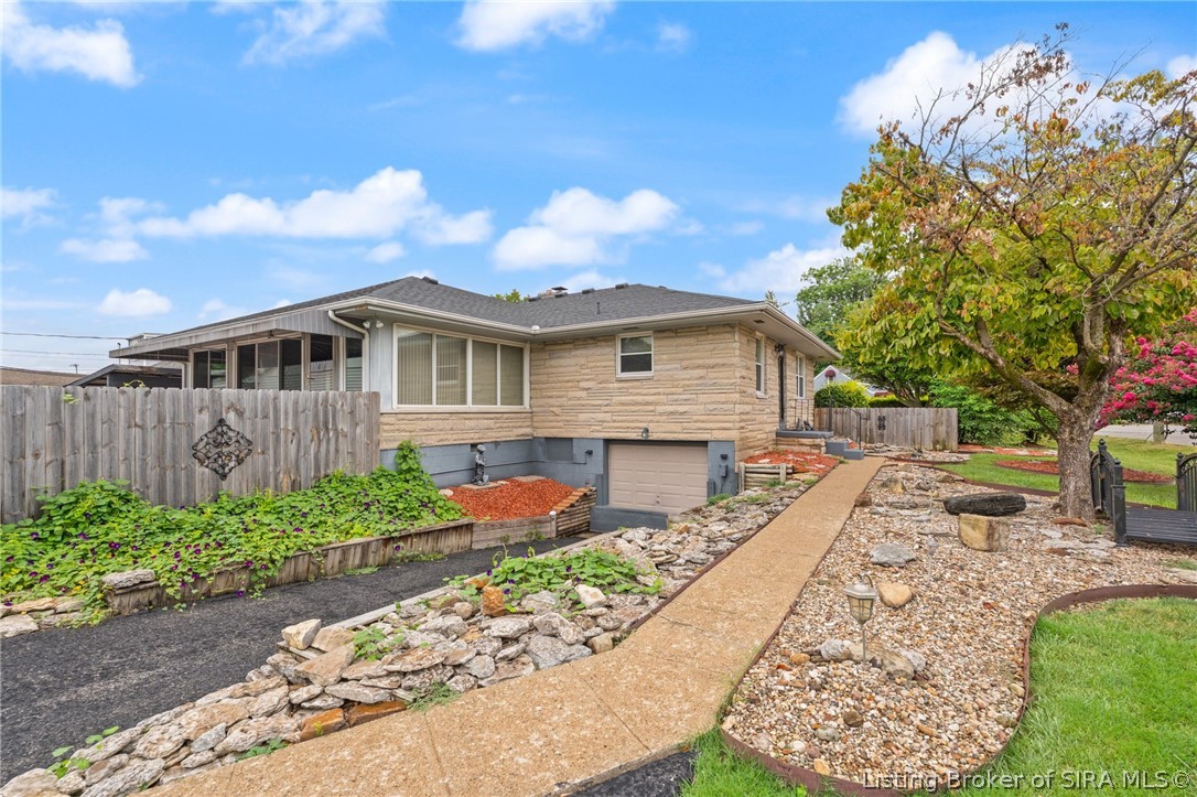 2579 Charlestown Road