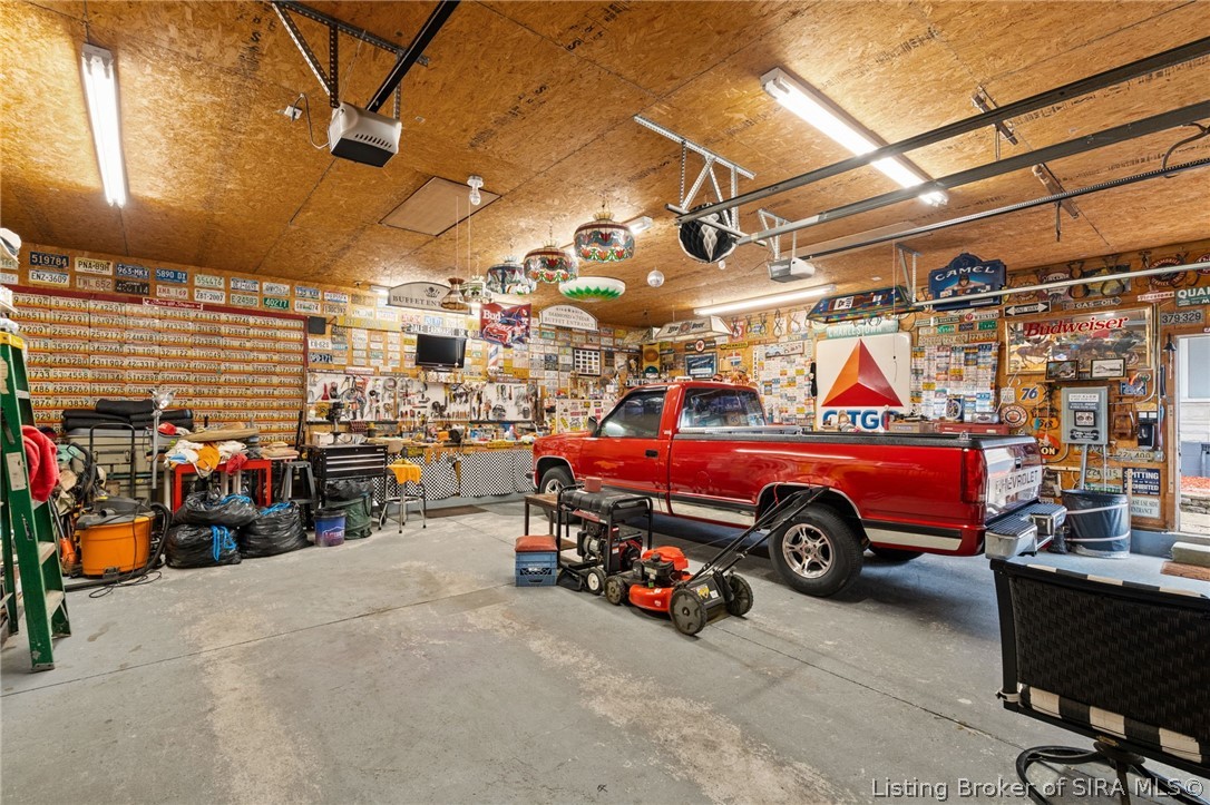 2579 Charlestown Road