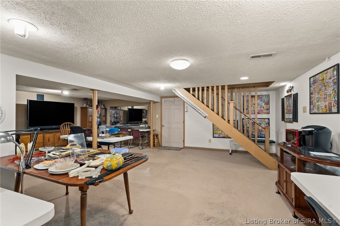 2579 Charlestown Road