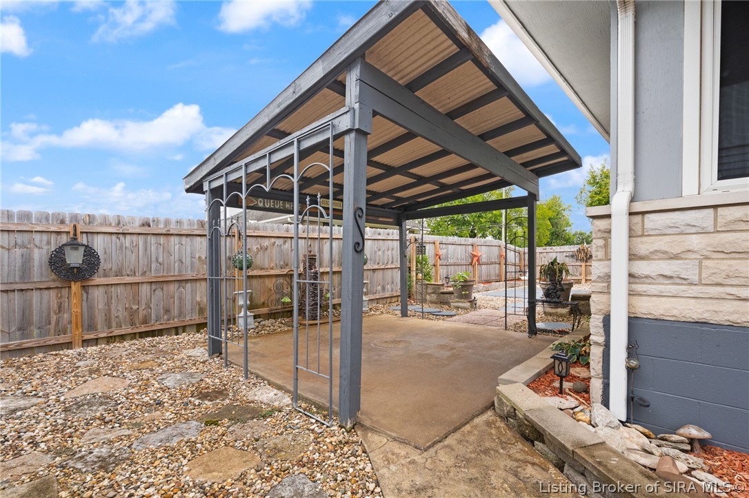 2579 Charlestown Road