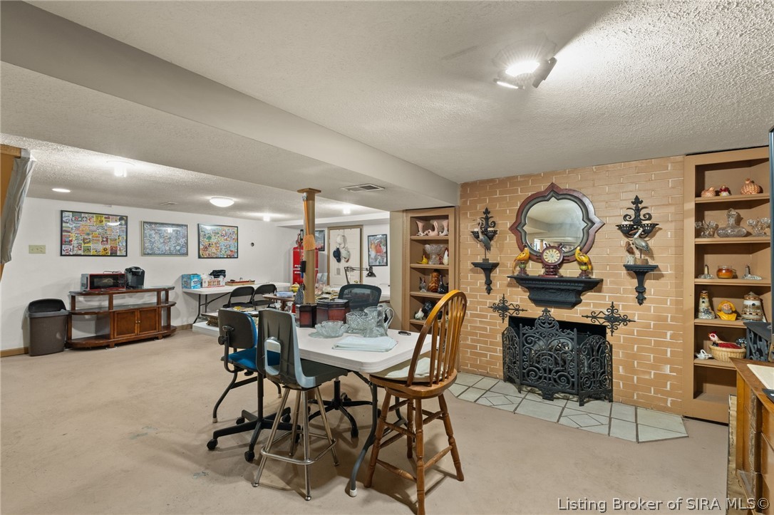 2579 Charlestown Road