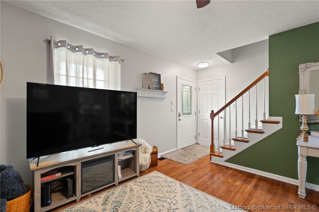 6803 Twin Springs Drive