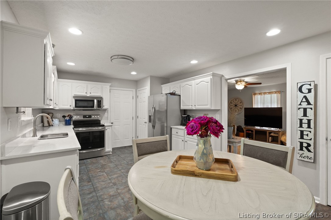 6803 Twin Springs Drive