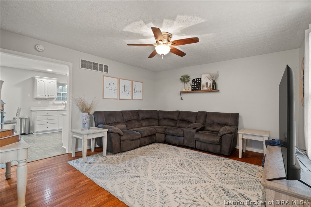 6803 Twin Springs Drive