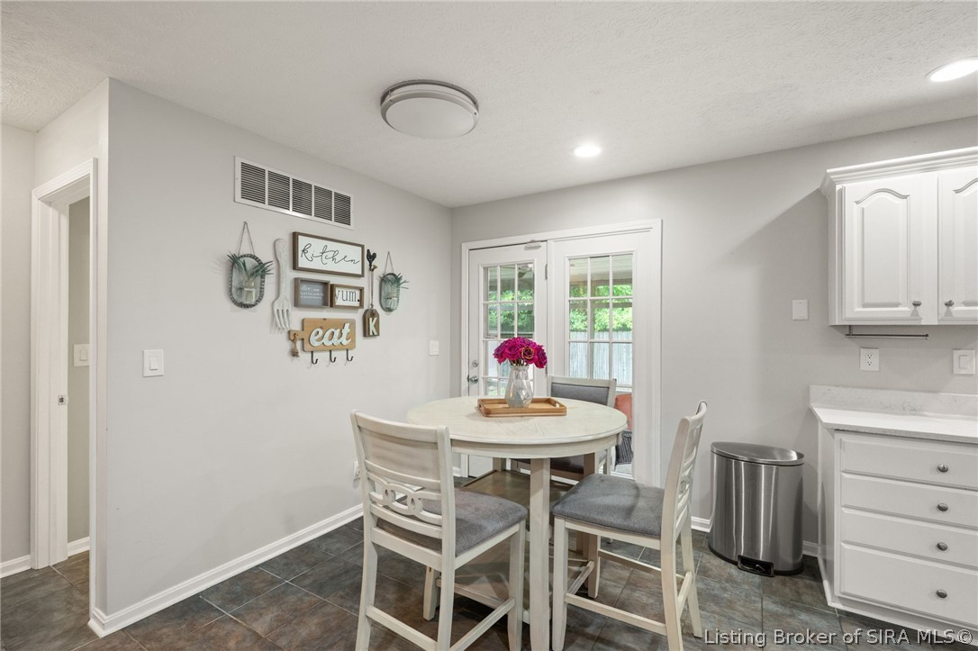 6803 Twin Springs Drive