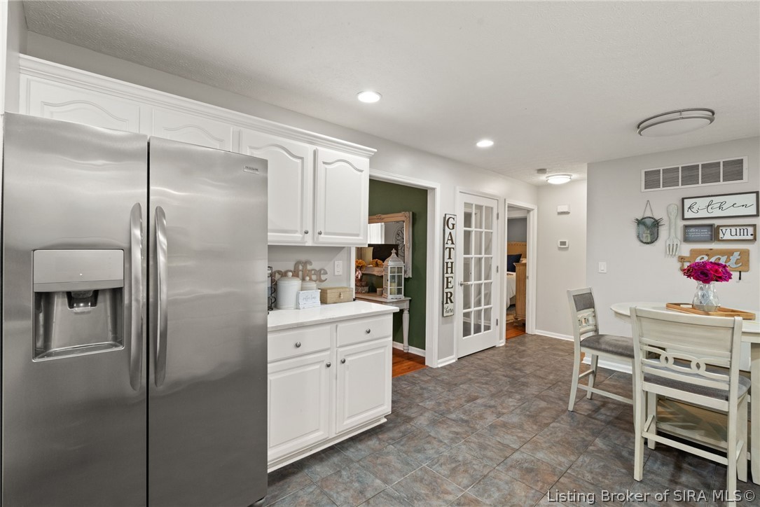 6803 Twin Springs Drive