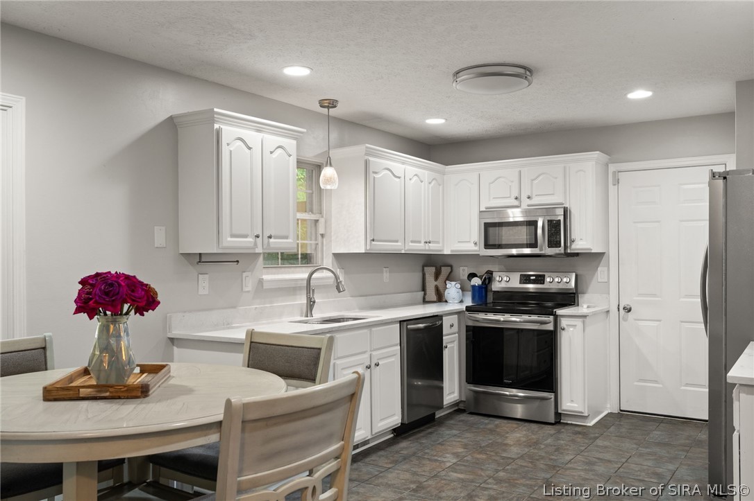 6803 Twin Springs Drive