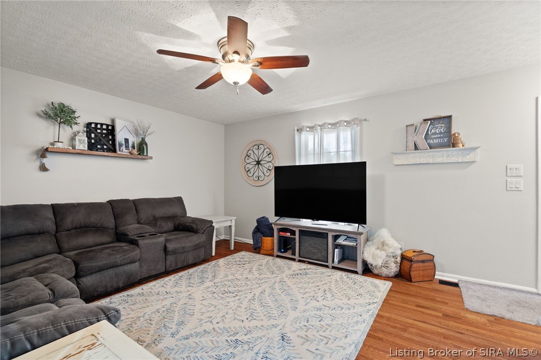 6803 Twin Springs Drive