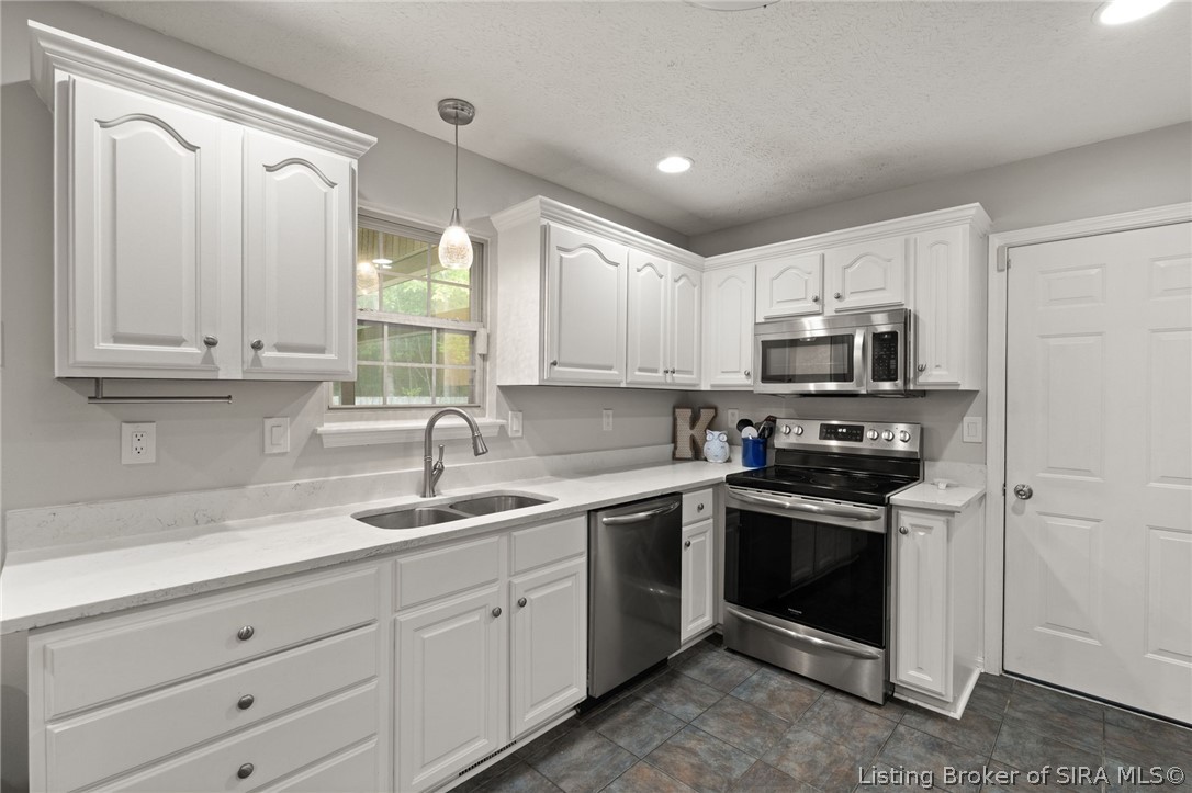 6803 Twin Springs Drive