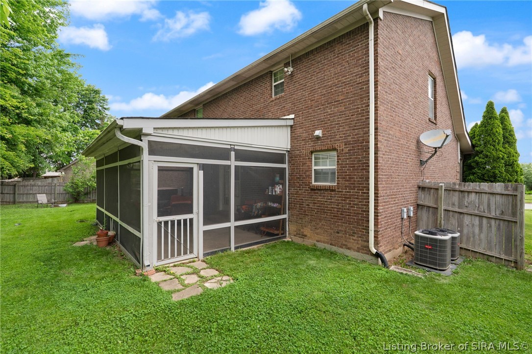 6803 Twin Springs Drive