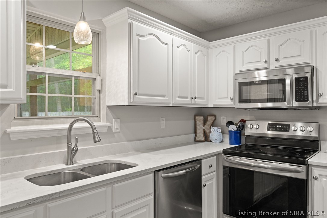 6803 Twin Springs Drive