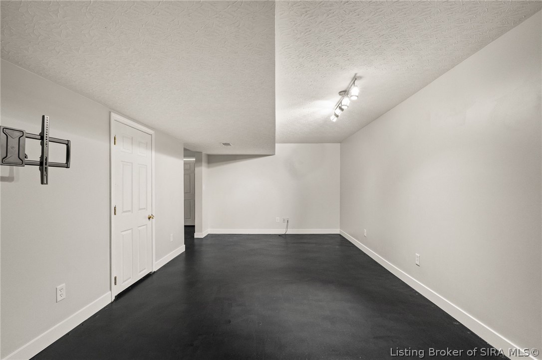 6803 Twin Springs Drive