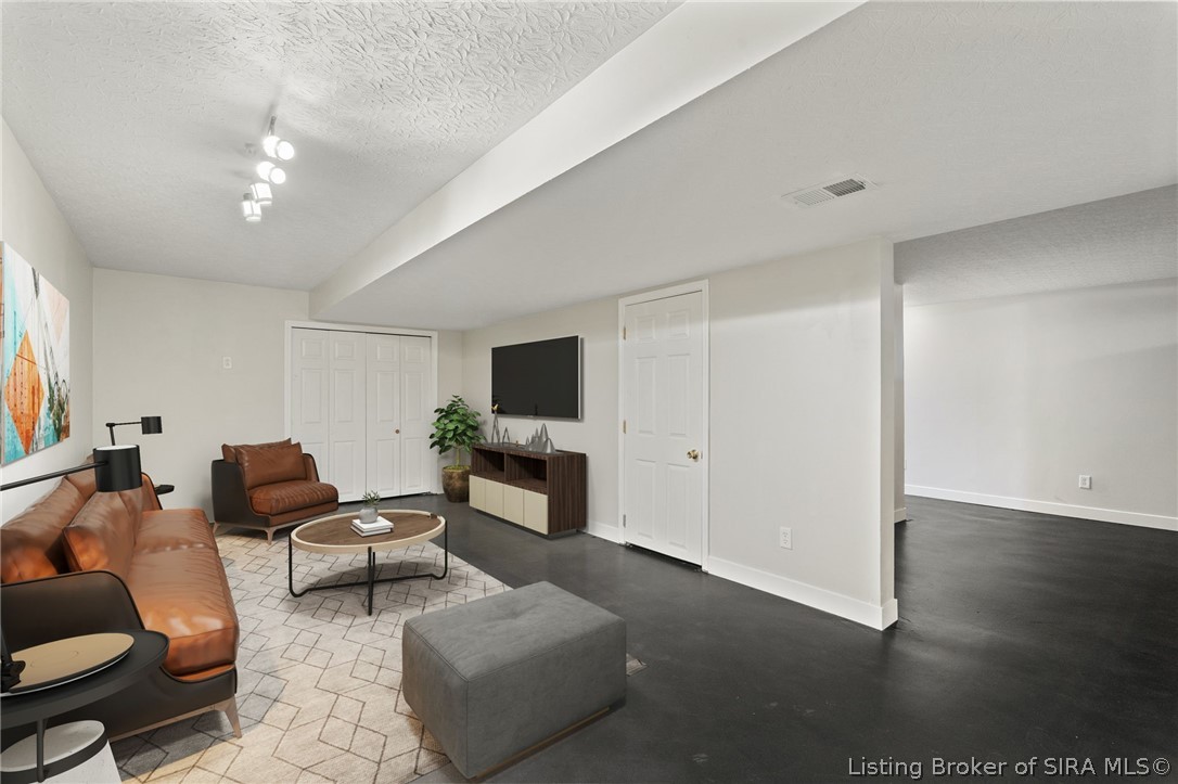 6803 Twin Springs Drive