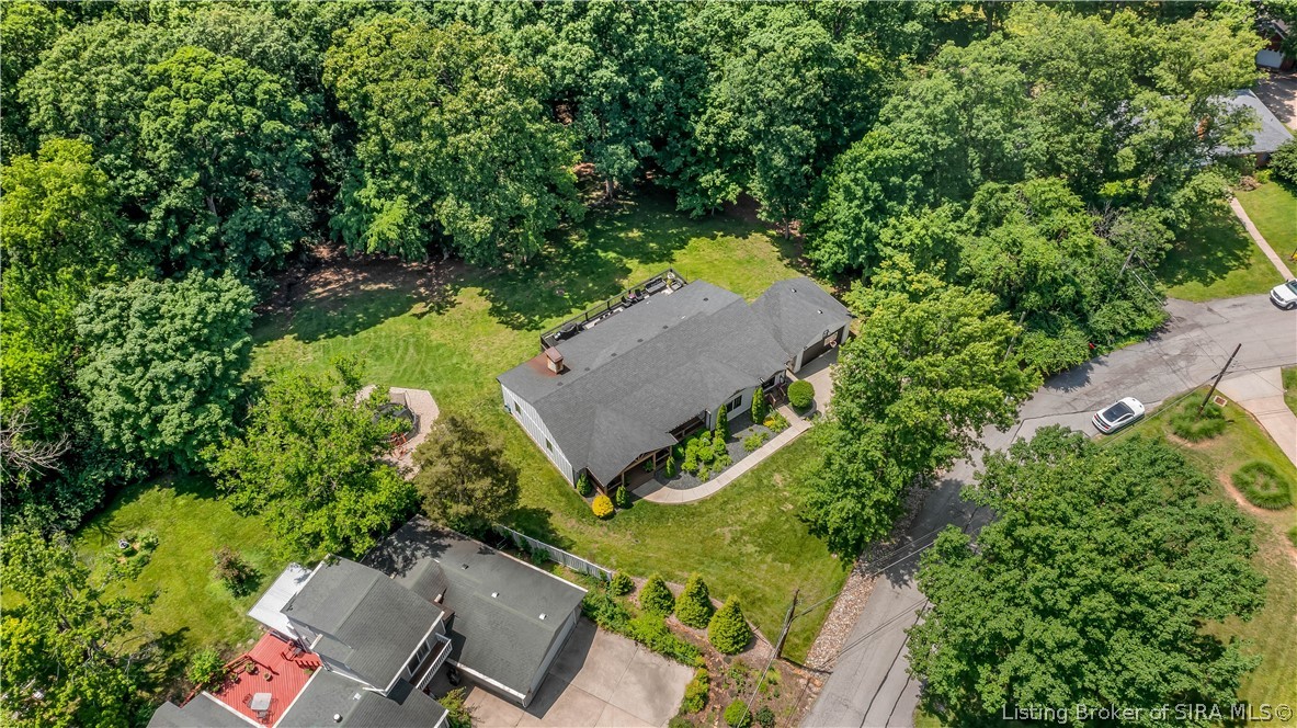 1611 Woodland Road