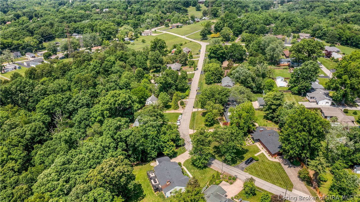 1611 Woodland Road