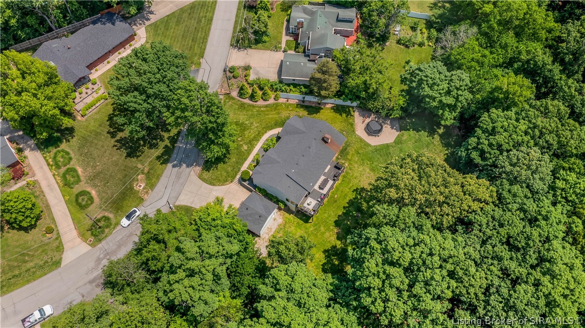 1611 Woodland Road