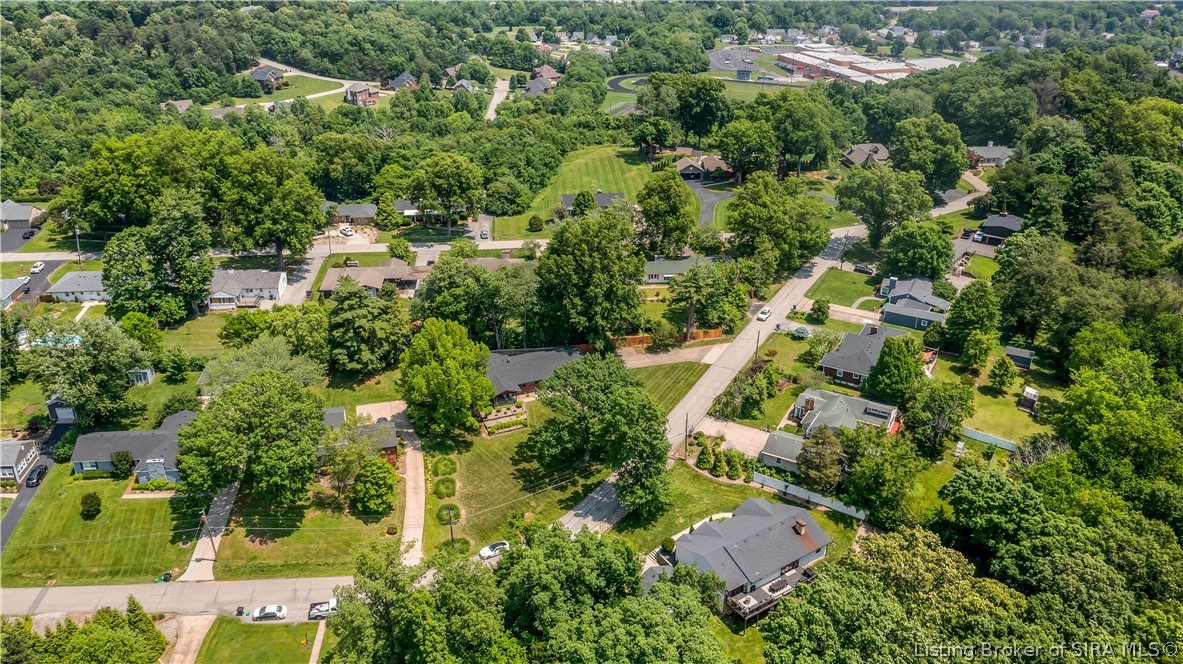 1611 Woodland Road