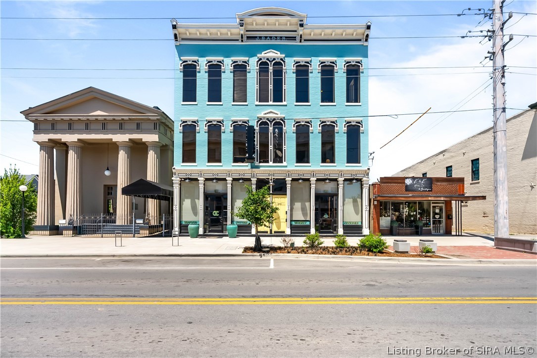 207-209 E Main Street