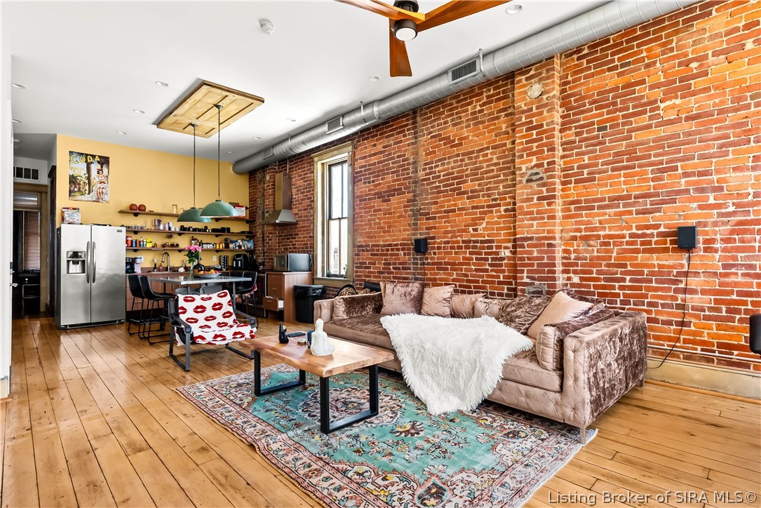 207-209 E Main Street