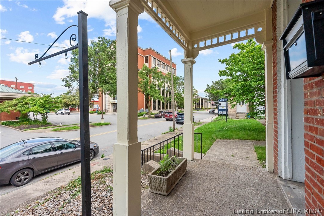 419 W 1st Street