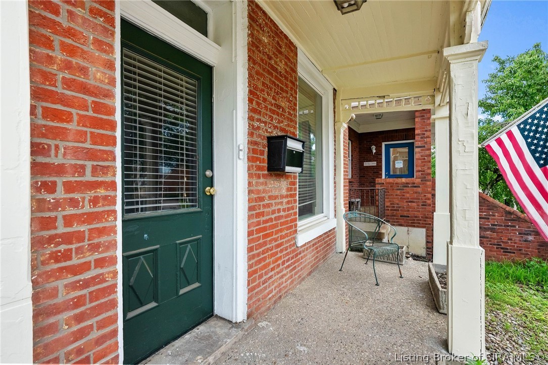 419 W 1st Street