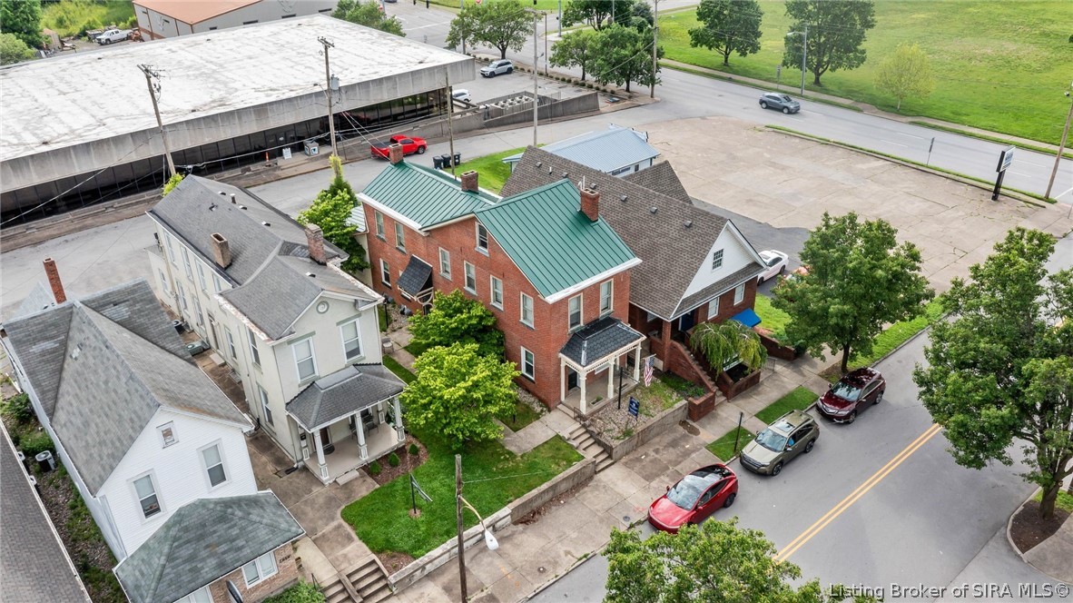 419 W 1st Street