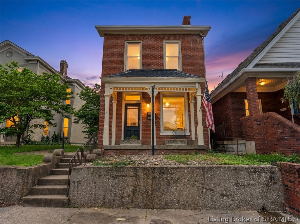 419 W 1st Street