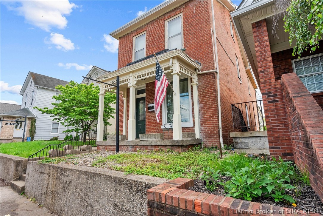 419 W 1st Street
