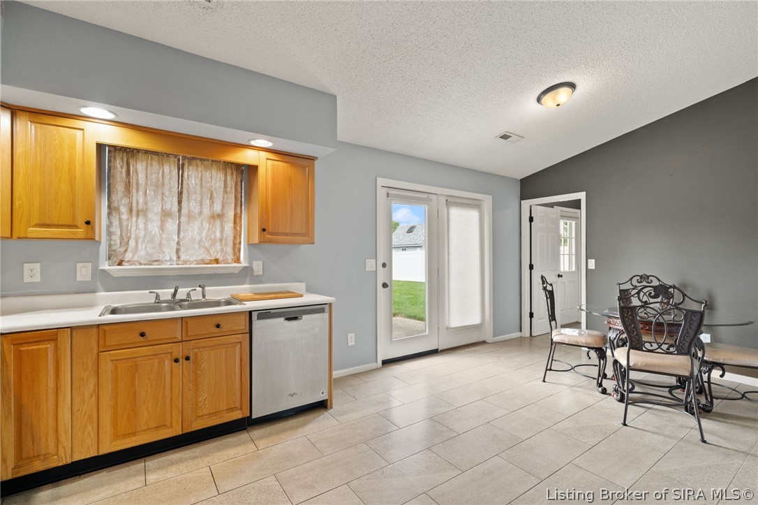 3419 Christopher Trail