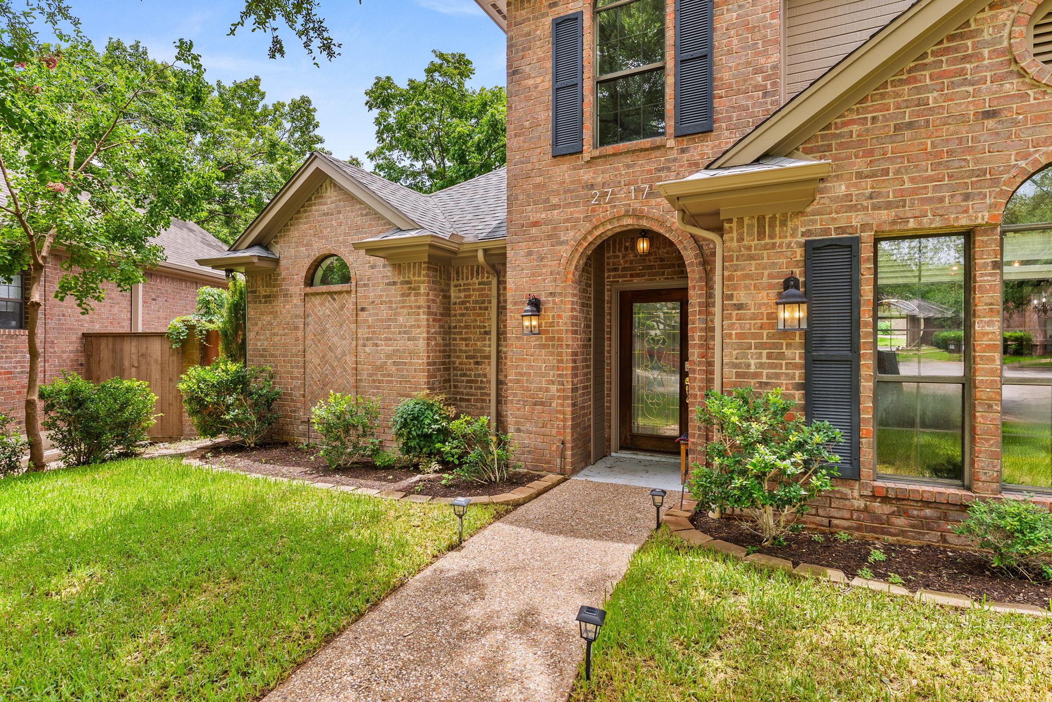 2717 Canyon Oaks CT