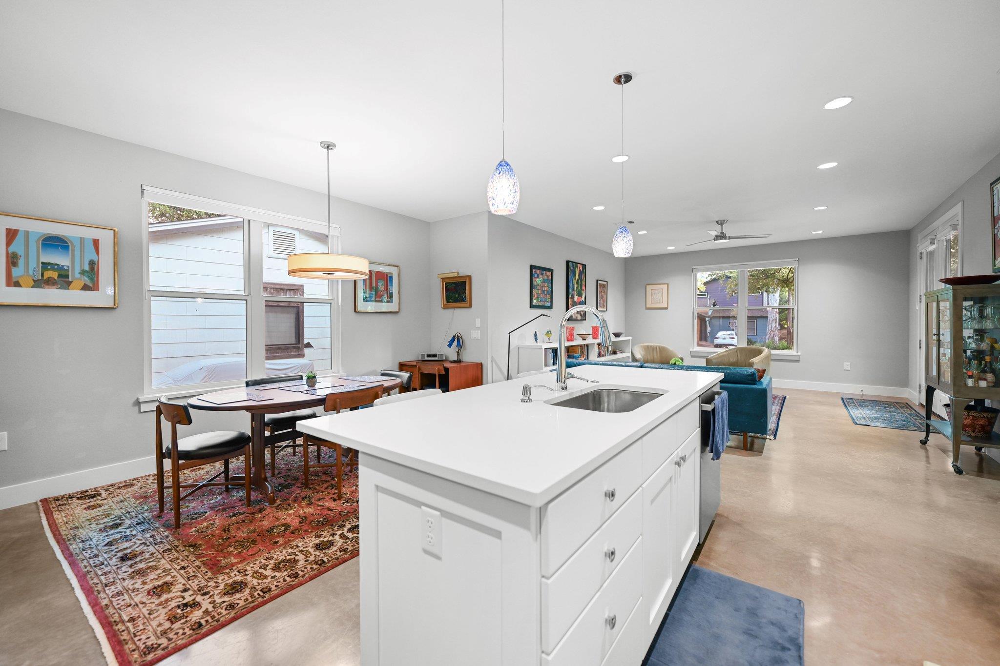 1506 W Saint Johns Ave