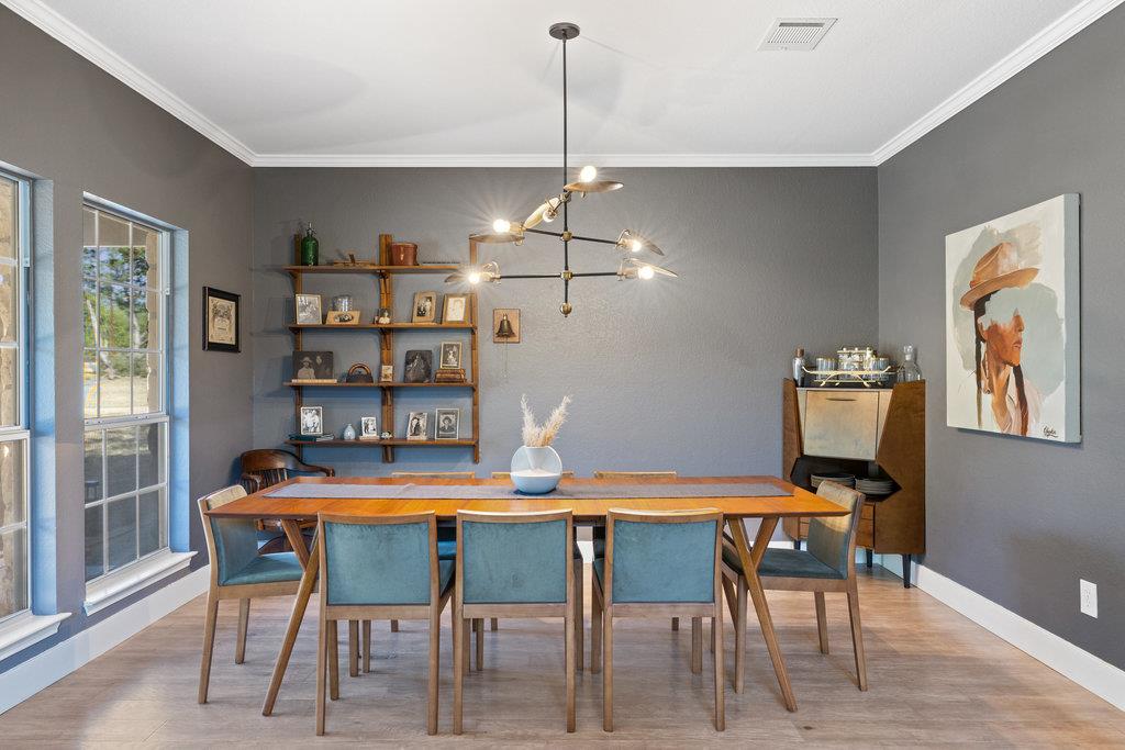 1305 Park CV