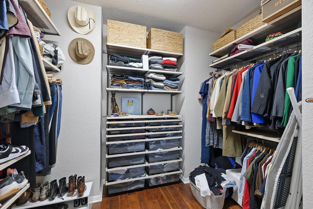 1305 Park CV
