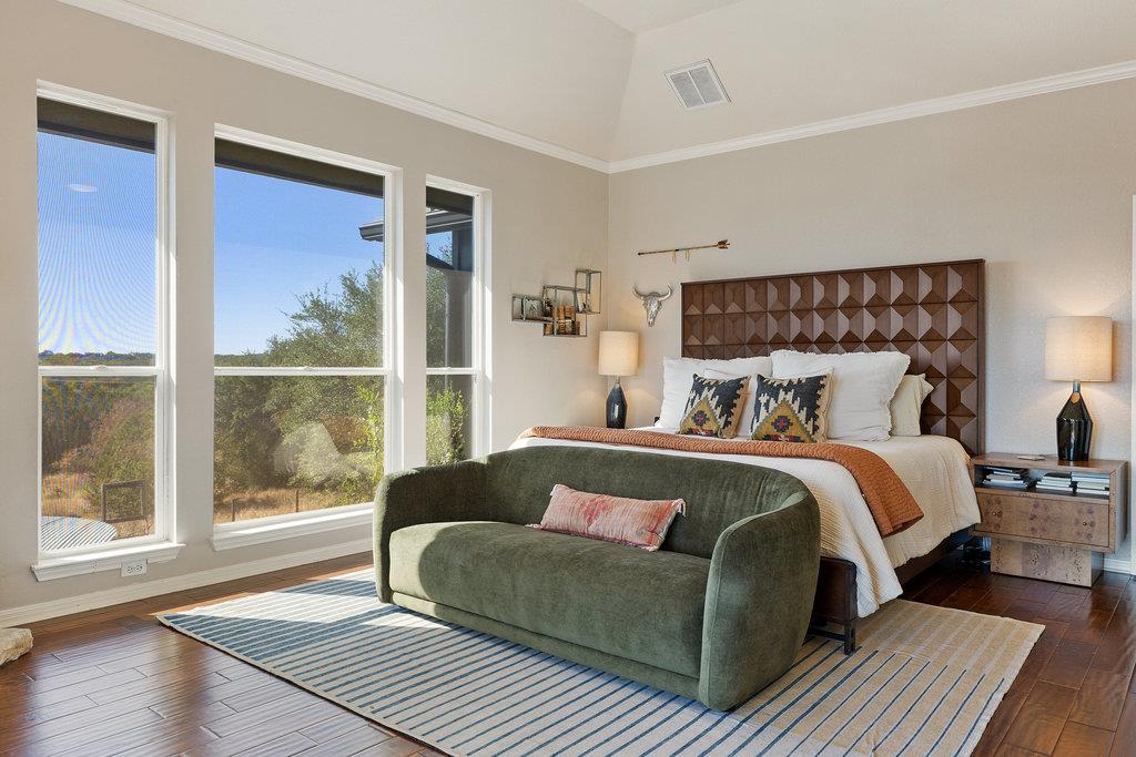 1305 Park CV