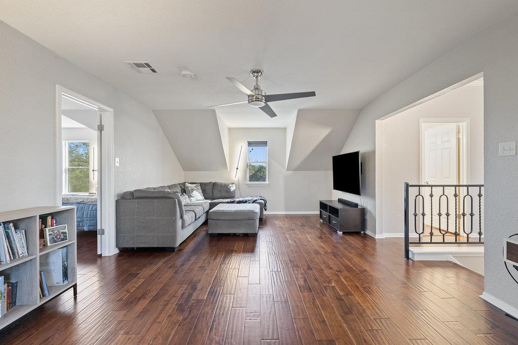 1305 Park CV