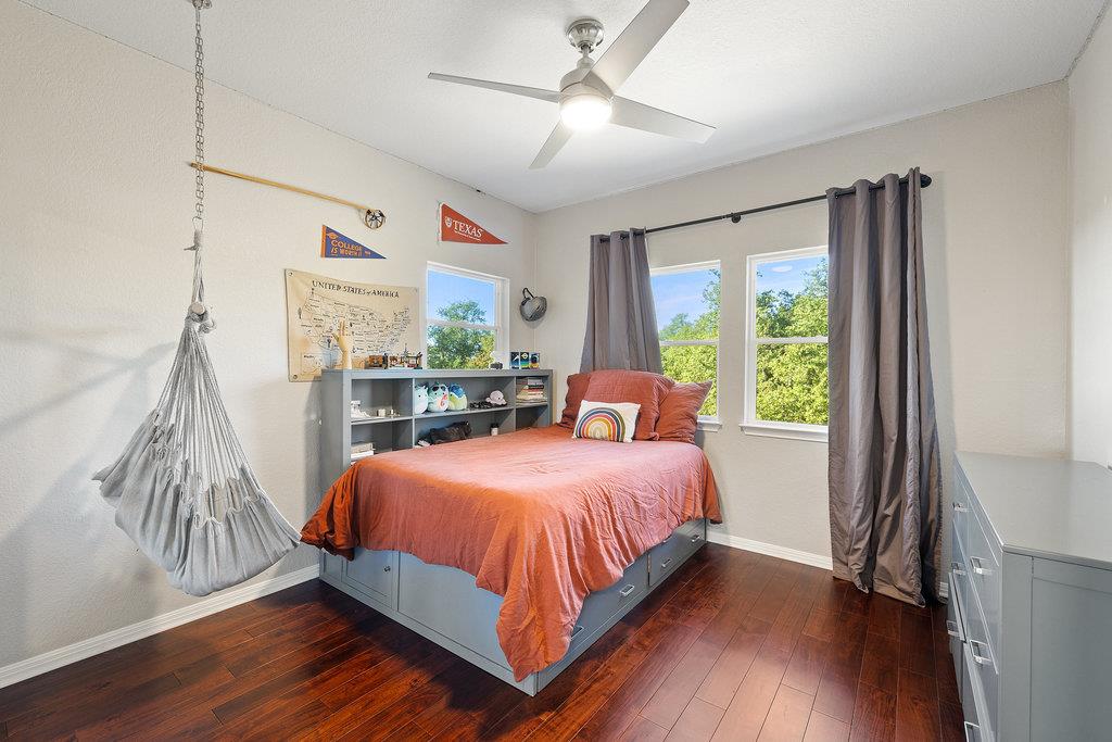 1305 Park CV