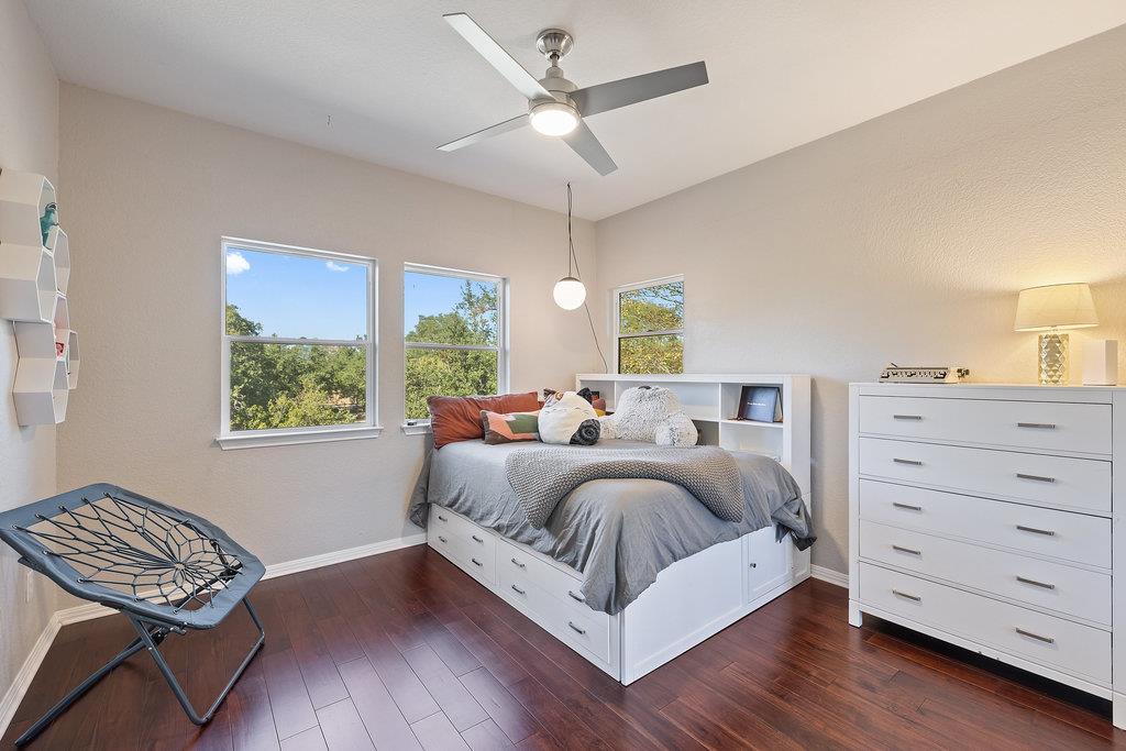 1305 Park CV