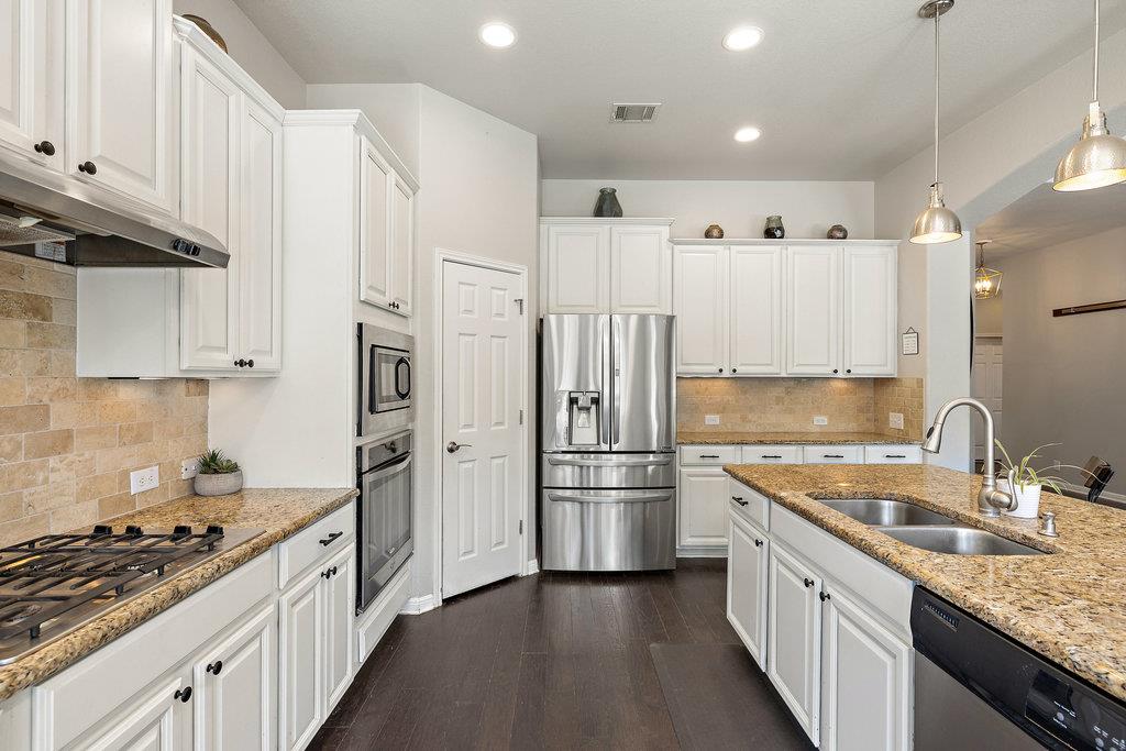 5433 Texas Bluebell DR