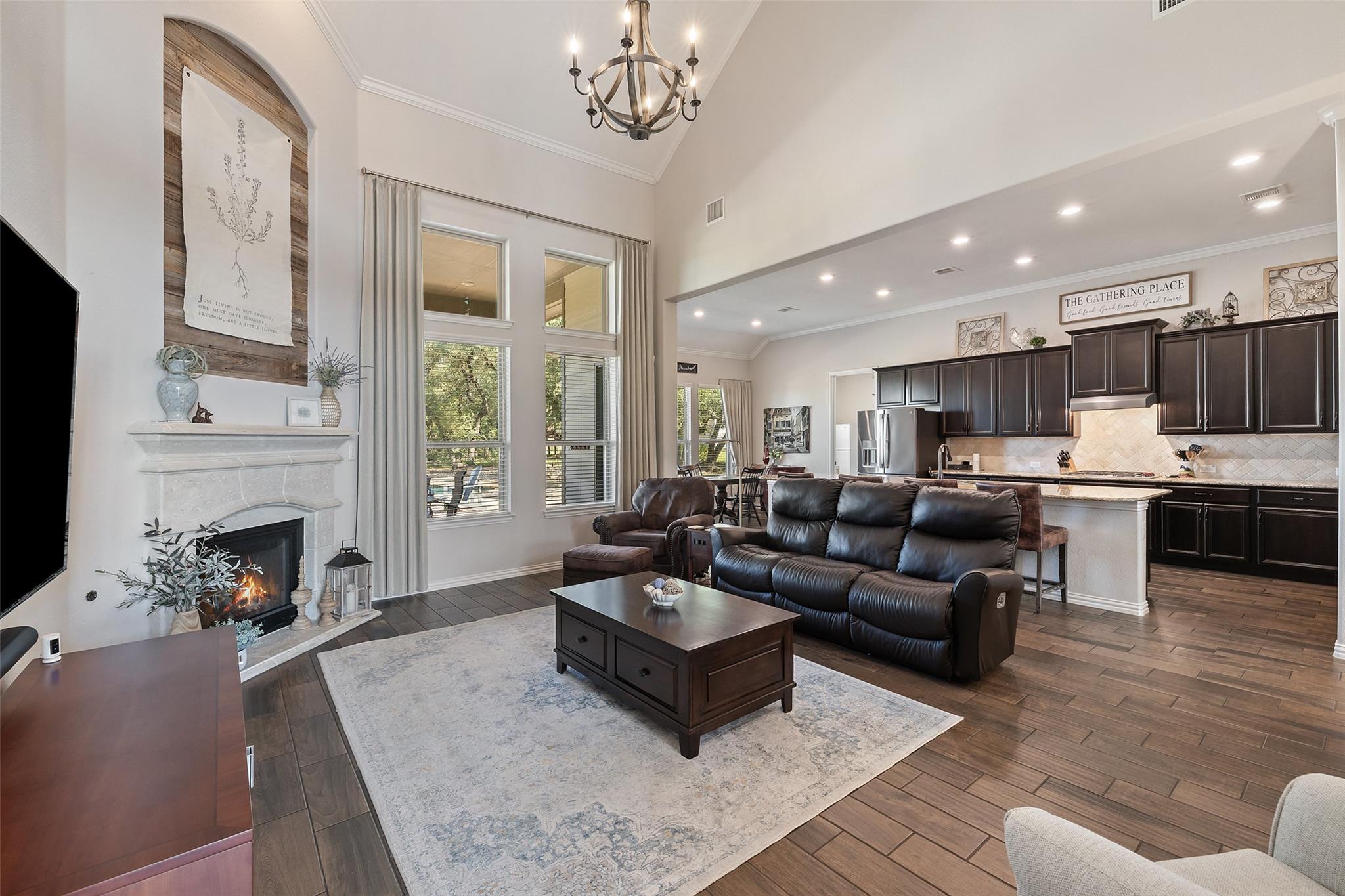 4512 Diamante DR