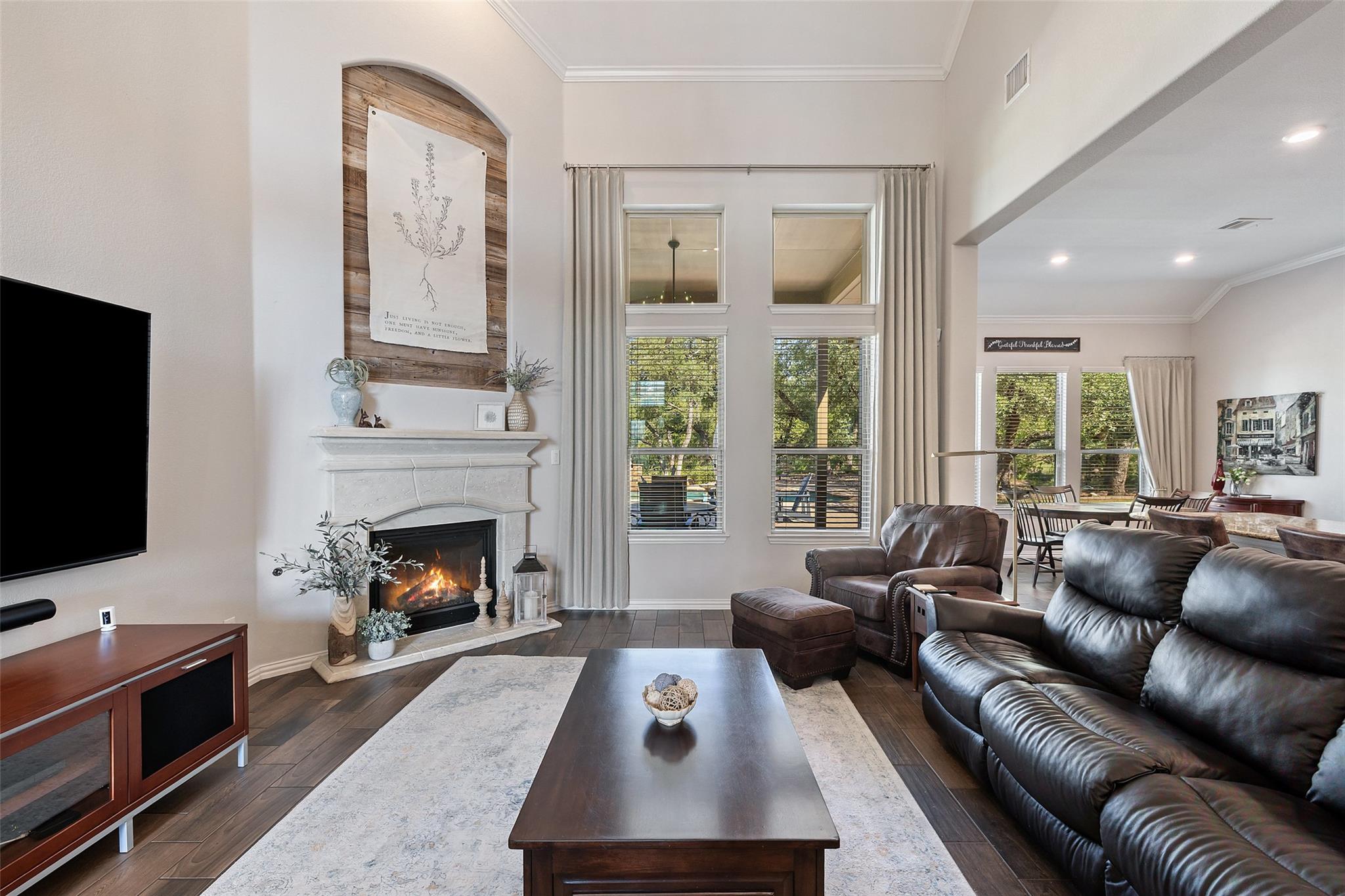 4512 Diamante DR